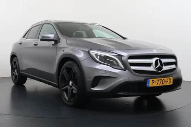 Mercedes-Benz GLA-Klasse (2015) thumbnail 4