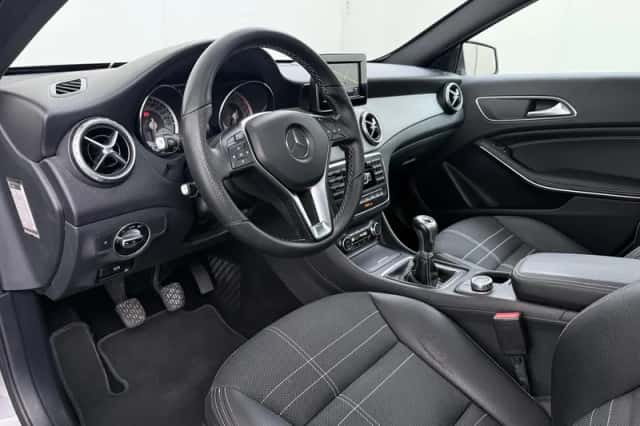 Mercedes-Benz GLA-Klasse (2015) thumbnail 6