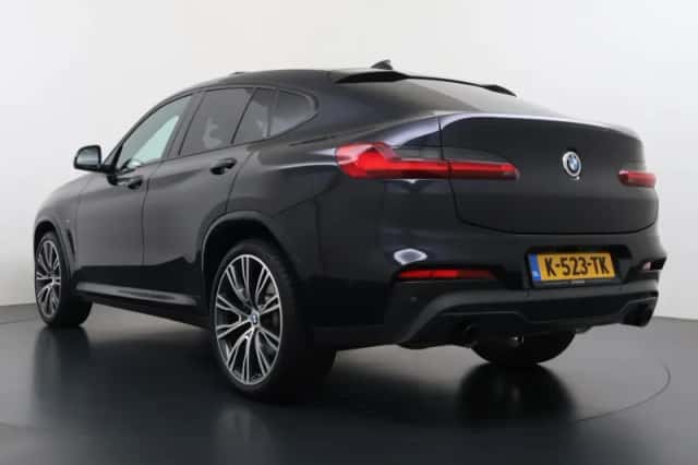 BMW X4 (2021) thumbnail 2