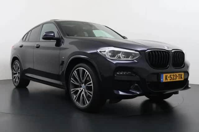 BMW X4 (2021) thumbnail 4