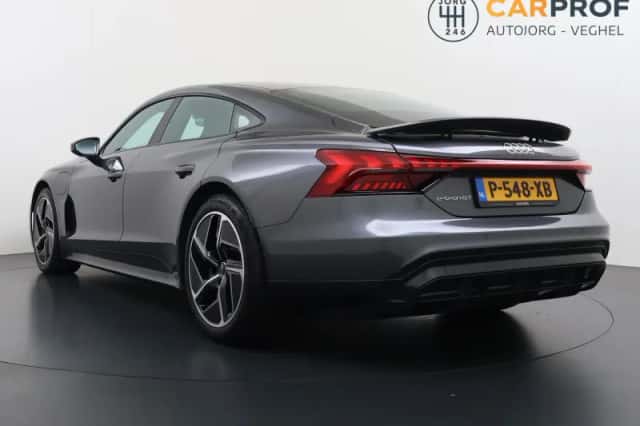 Audi e-tron GT (2022) thumbnail 2