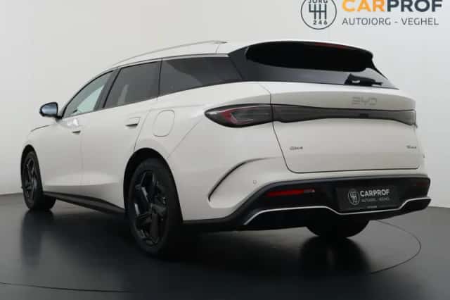 BYD Seal (2026) thumbnail 2