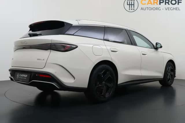 BYD Seal (2026) thumbnail 3