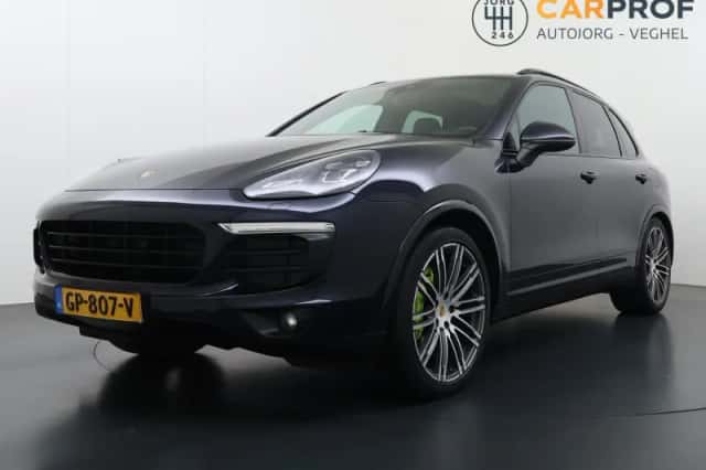 Porsche Cayenne (2015) thumbnail 1