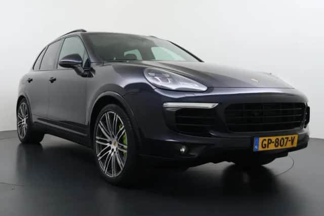 Porsche Cayenne (2015) thumbnail 4