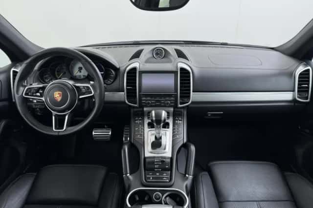 Porsche Cayenne (2015) thumbnail 5