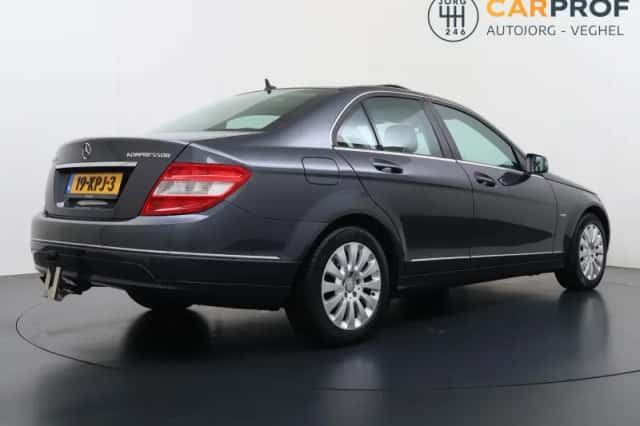 Mercedes-Benz C-Klasse (2010) thumbnail 3