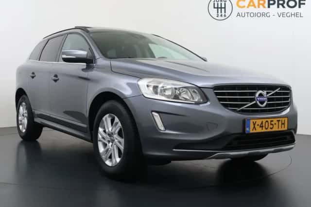Volvo XC60 (2016) thumbnail 4