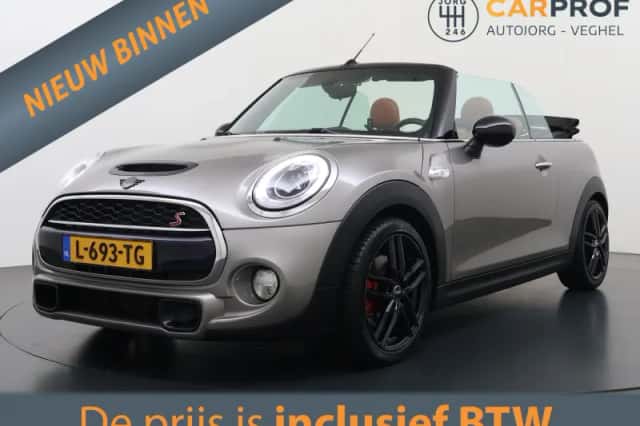 MINI Cabrio (2016) thumbnail 1