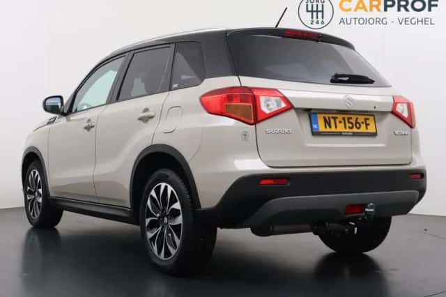 Suzuki Vitara (2017) thumbnail 2