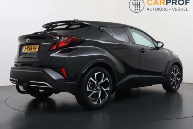 Toyota C-HR (2020) thumbnail 3
