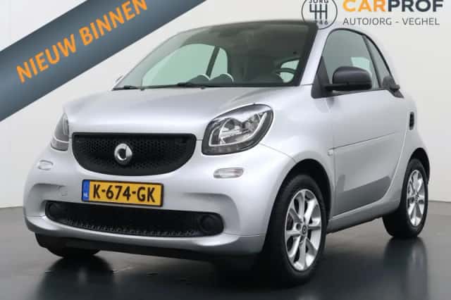 Smart Fortwo (2018) thumbnail 1