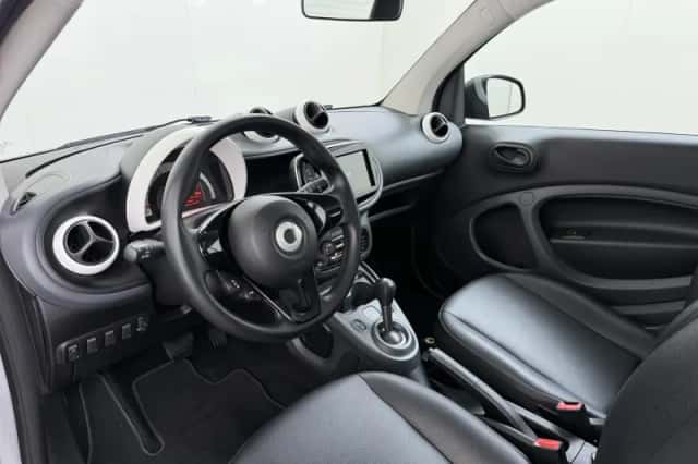 Smart Fortwo (2018) thumbnail 6