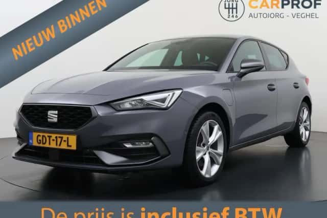 SEAT Leon (2024) thumbnail 1