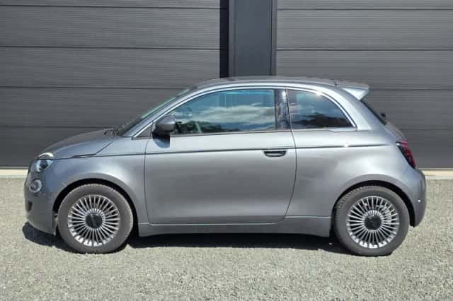 Fiat 500 (2023) thumbnail 2