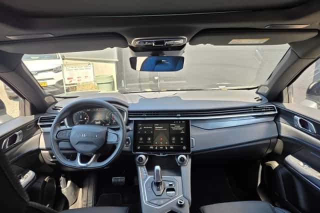 Lynk & Co 01 (2023) thumbnail 4
