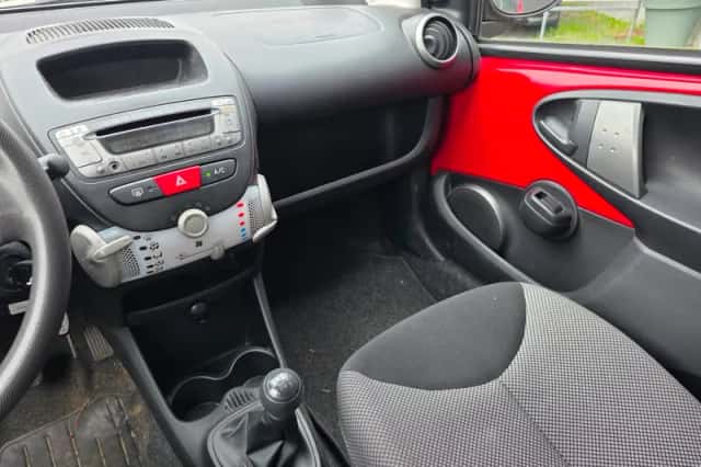 Toyota Aygo (2012) thumbnail 5