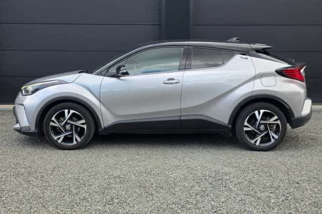 Toyota C-HR (2023) thumbnail 4