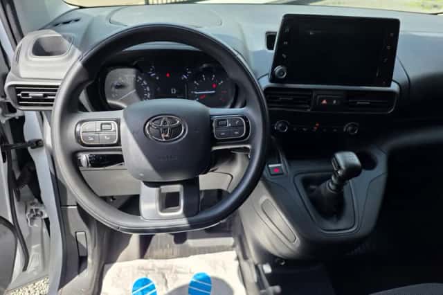 Toyota Proace (2023) thumbnail 5