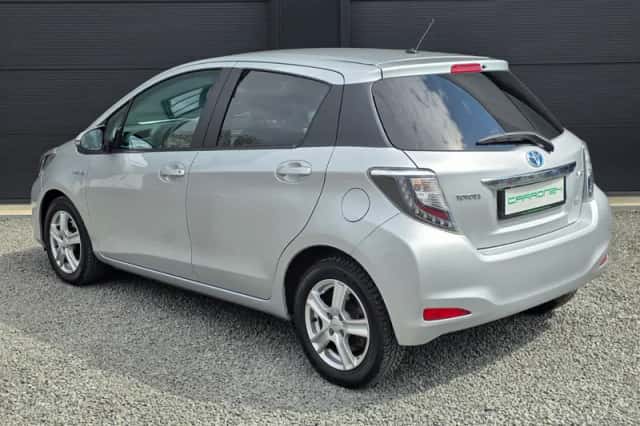 Toyota Yaris (2014) thumbnail 6