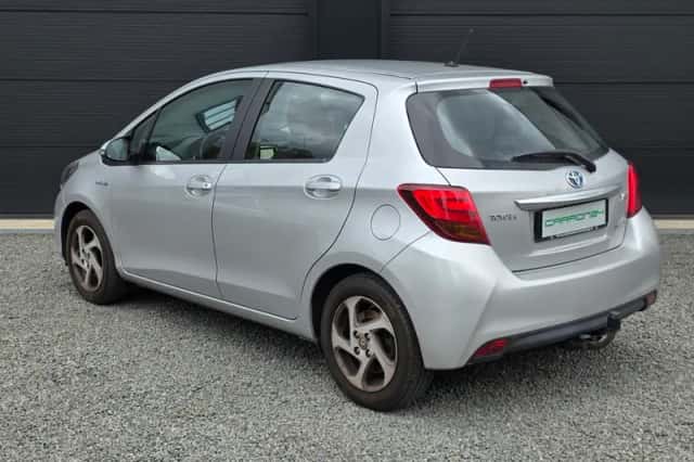 Toyota Yaris (2015) thumbnail 6