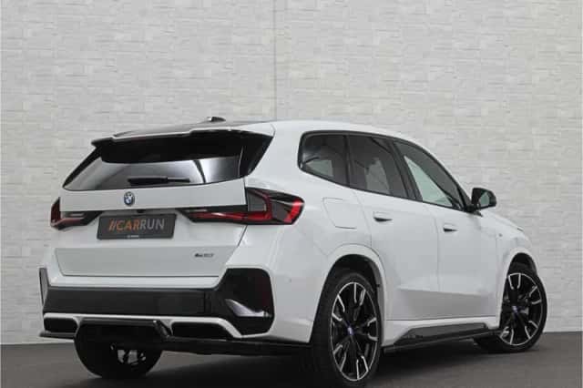 BMW iX1 (2023) thumbnail 4