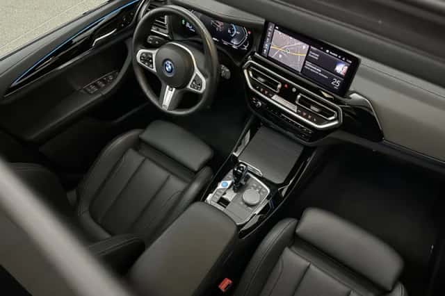 BMW iX3 (2023) thumbnail 5