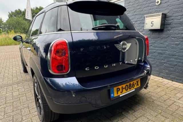 MINI Countryman (2013) thumbnail 4