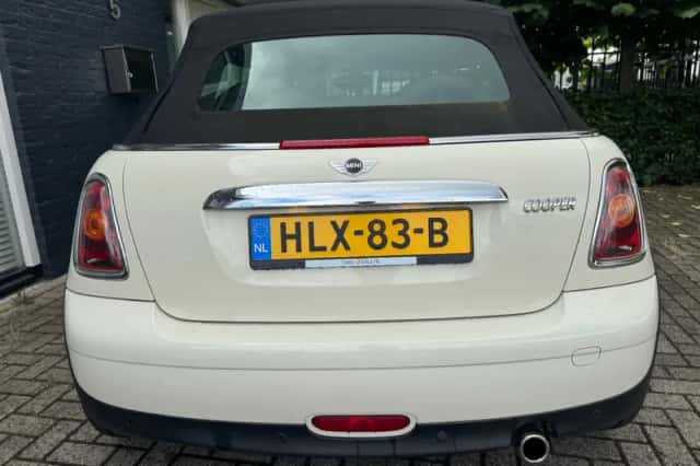 MINI Cabrio (2009) thumbnail 6