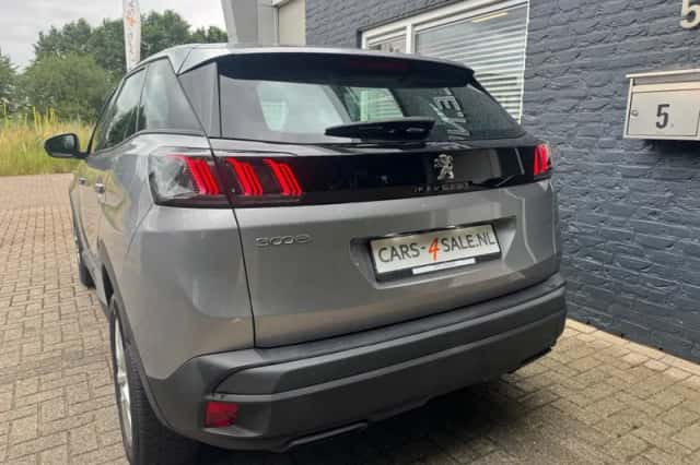 Peugeot 3008 (2021) thumbnail 4