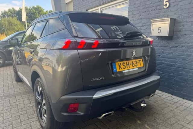 Peugeot 2008 (2021) thumbnail 4