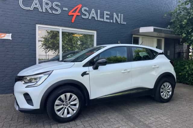 Renault Captur (2021) thumbnail 3