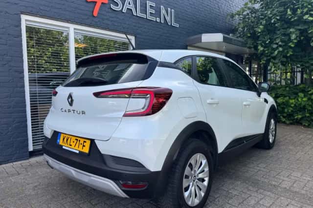Renault Captur (2021) thumbnail 5