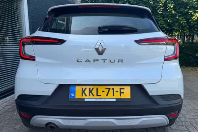 Renault Captur (2021) thumbnail 6