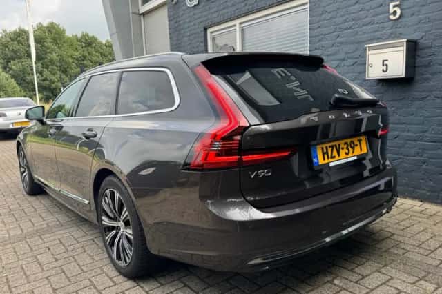 Volvo V90 (2021) thumbnail 4