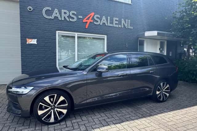 Volvo V60 (2024) thumbnail 3