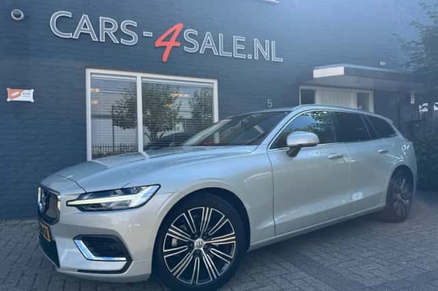Volvo V60 (2021) thumbnail 1