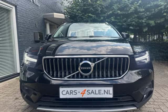 Volvo XC40 (2021) thumbnail 2
