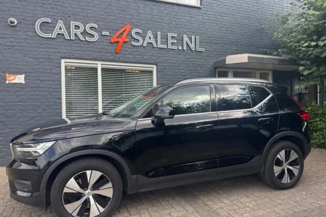 Volvo XC40 (2021) thumbnail 3