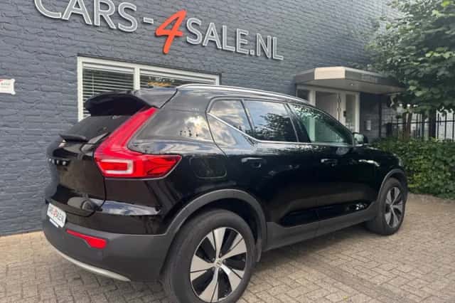 Volvo XC40 (2021) thumbnail 5