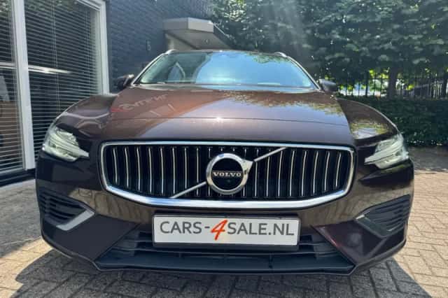 Volvo V60 (2019) thumbnail 2