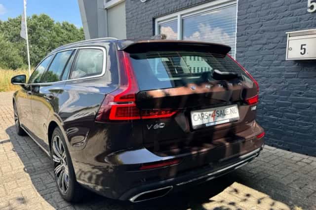 Volvo V60 (2019) thumbnail 4