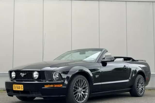 Ford Mustang (2008) thumbnail 1