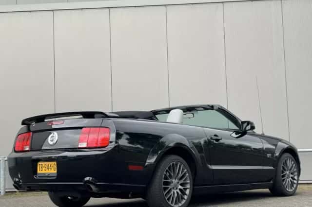 Ford Mustang (2008) thumbnail 5