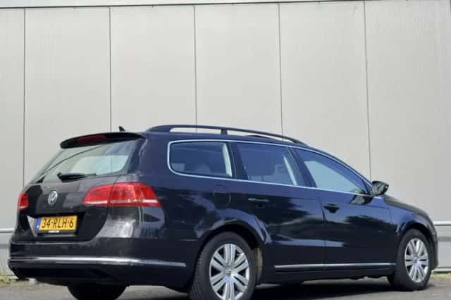Volkswagen Passat (2011) thumbnail 5