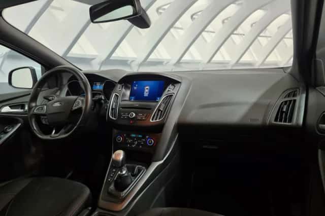 Ford Focus (2018) thumbnail 3