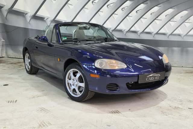 Mazda MX-5 (2004) thumbnail 2