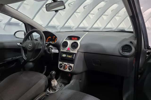 Opel Corsa (2007) thumbnail 3