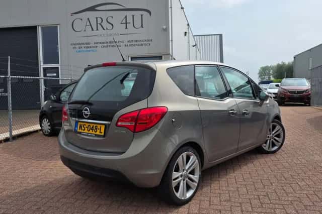 Opel Meriva (2010) thumbnail 2