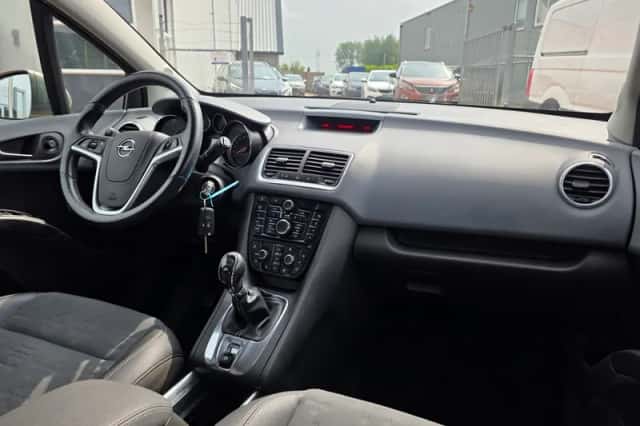 Opel Meriva (2010) thumbnail 3